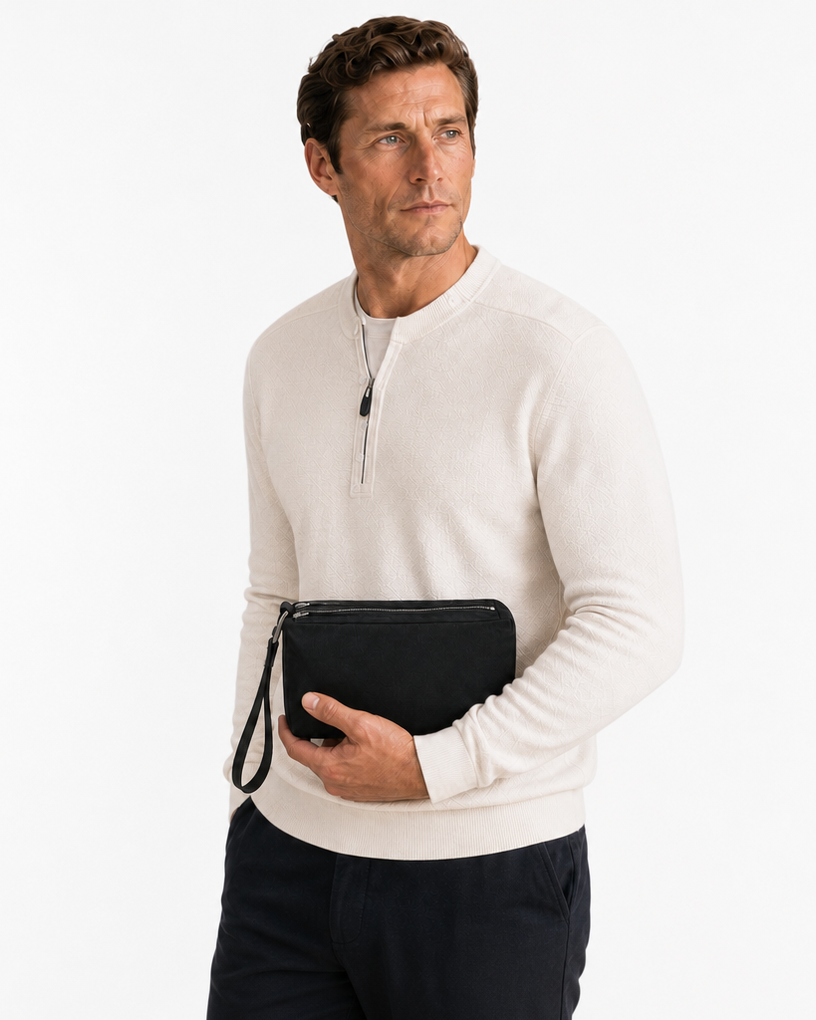 Handbag with a rich, textured lambskin lining