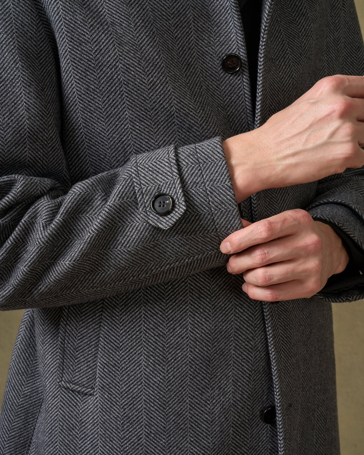 Herringbone Check Coat – Structured, Refined Silhouette