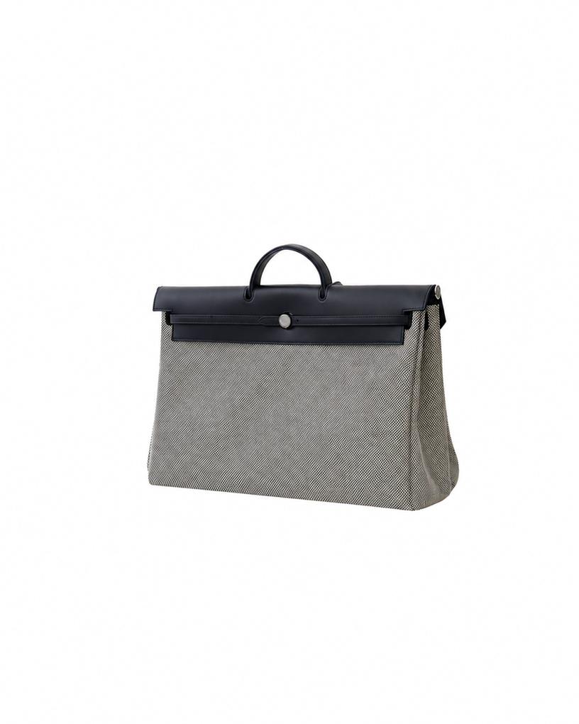 Relaxed Cowhide Leather Shoulder Bag