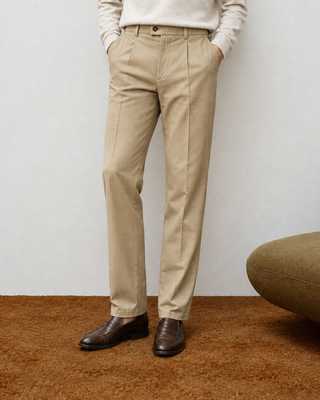 Matte-Finish Single-Pleat Cotton Casual Trousers